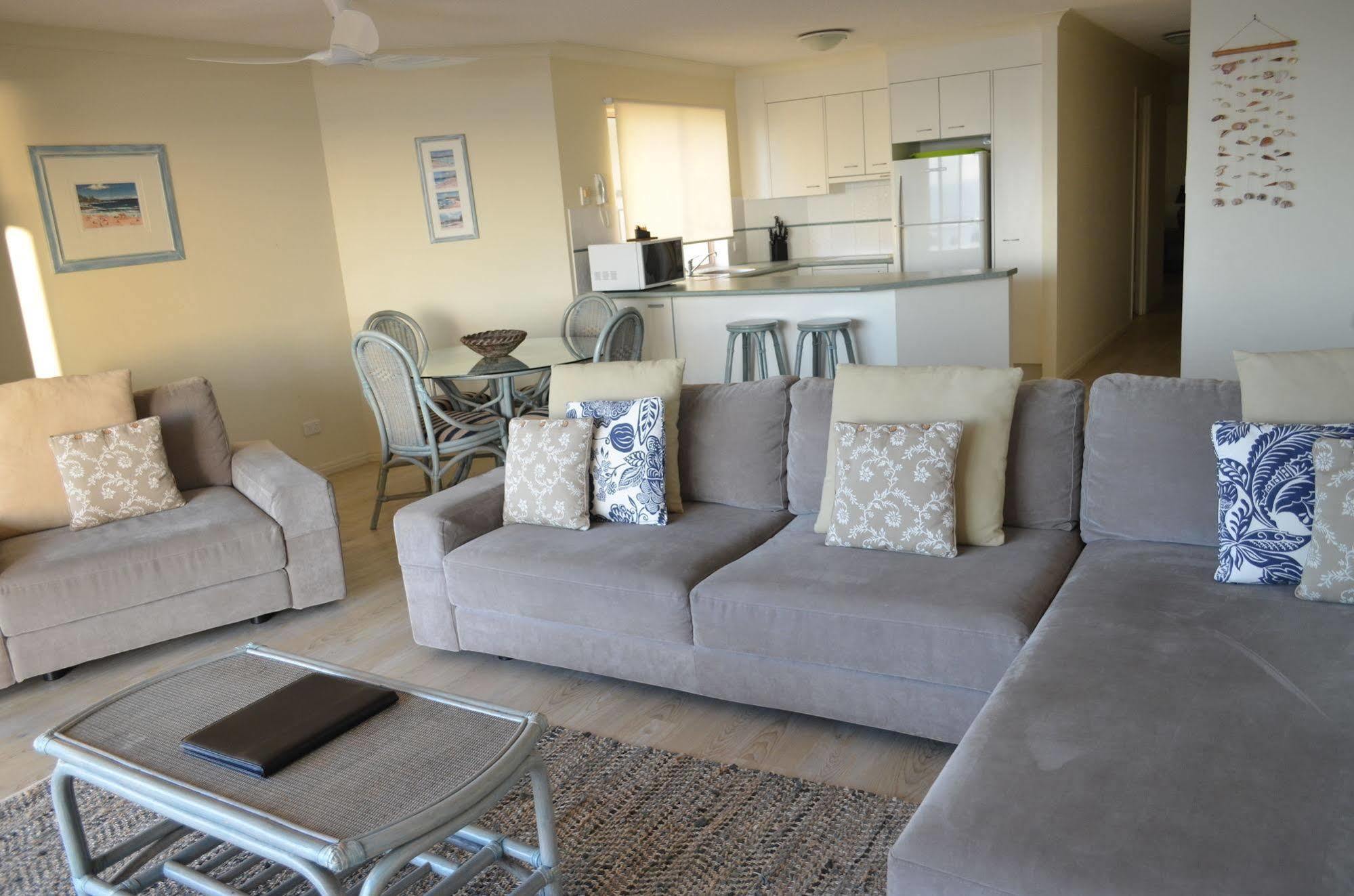 Cerulean Apartments กาเลาดรา ภายนอก รูปภาพ